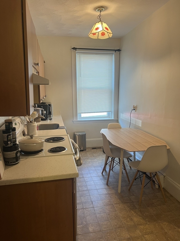 12 Kisyth Rd # 2