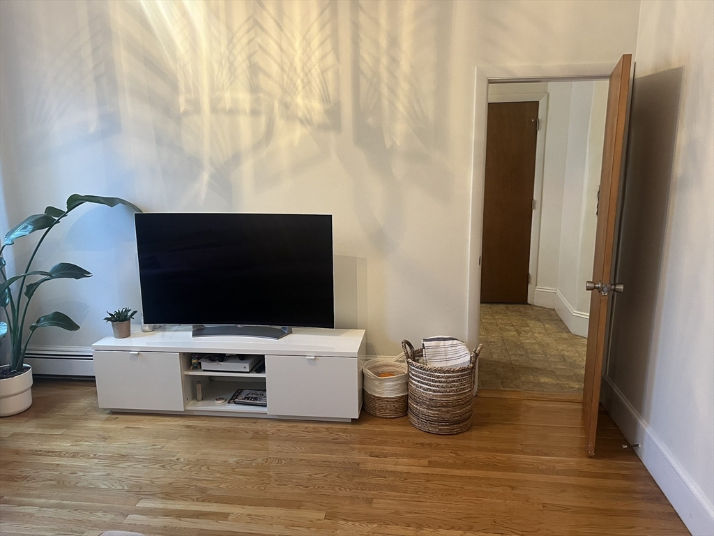 12 Kisyth Rd # 2