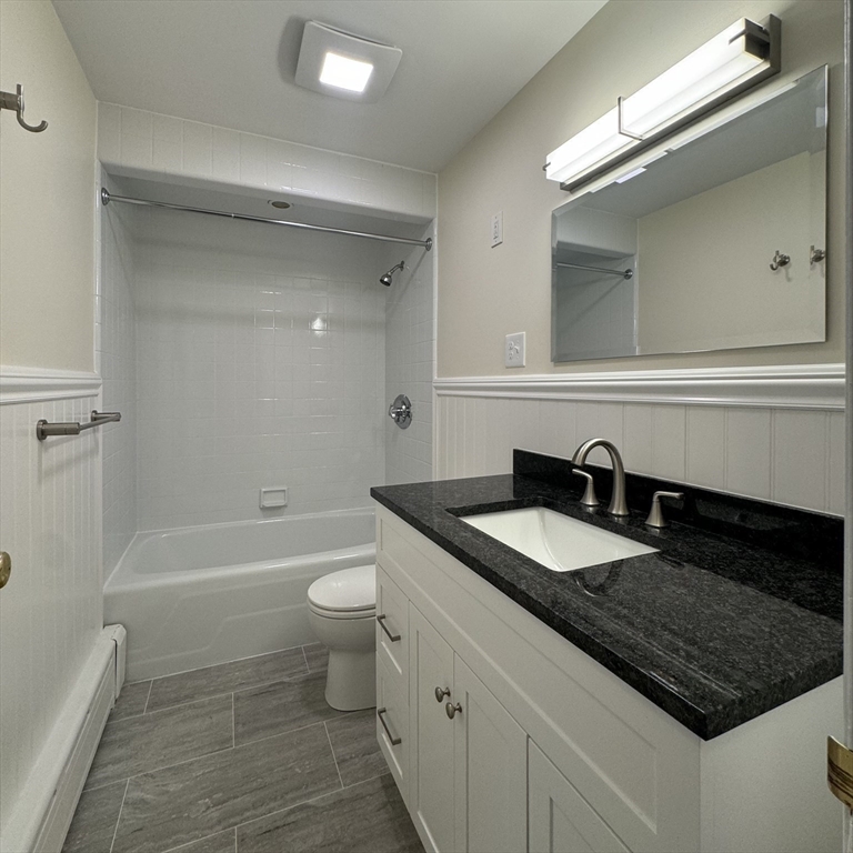 725 Vfw Parkway # 2