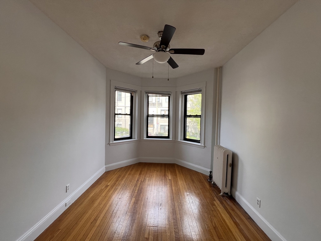 39 Glenville Ave # 3