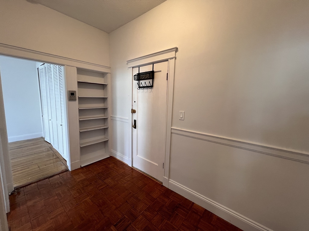 39 Glenville Ave # 3