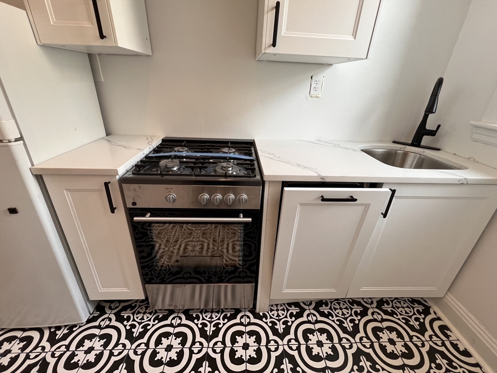 39 Glenville Ave # 3