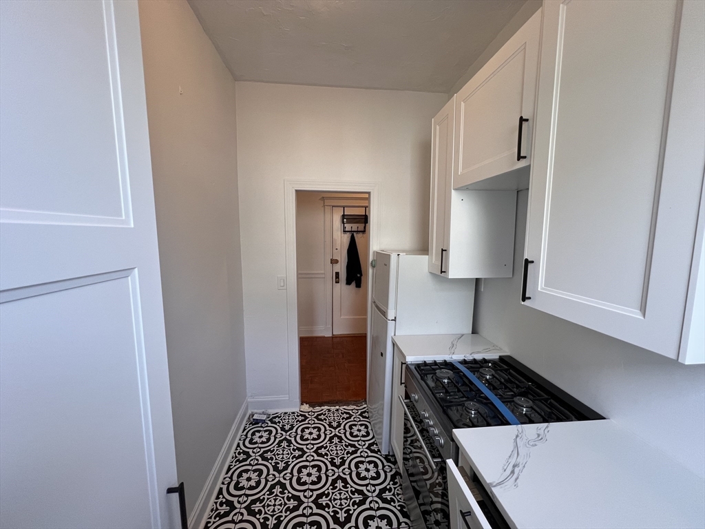 39 Glenville Ave # 3