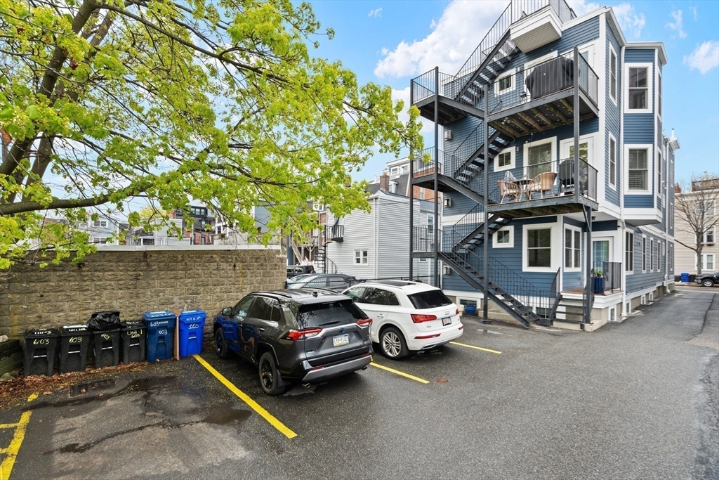 603 E 6th St # 2