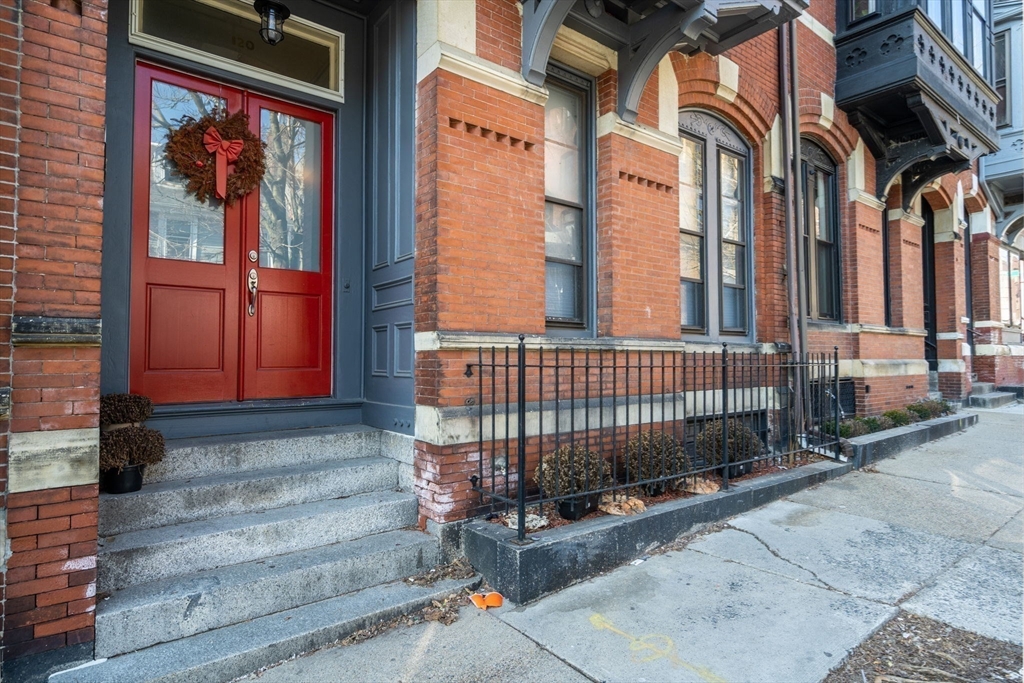 120 F St # 2
