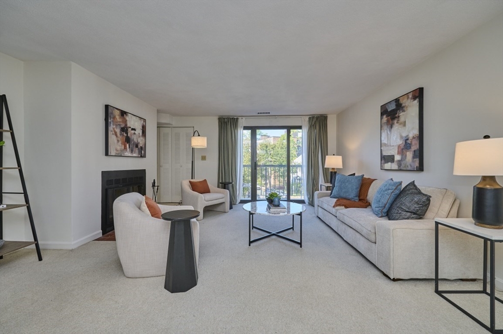 1600 Massachusetts Ave # 404