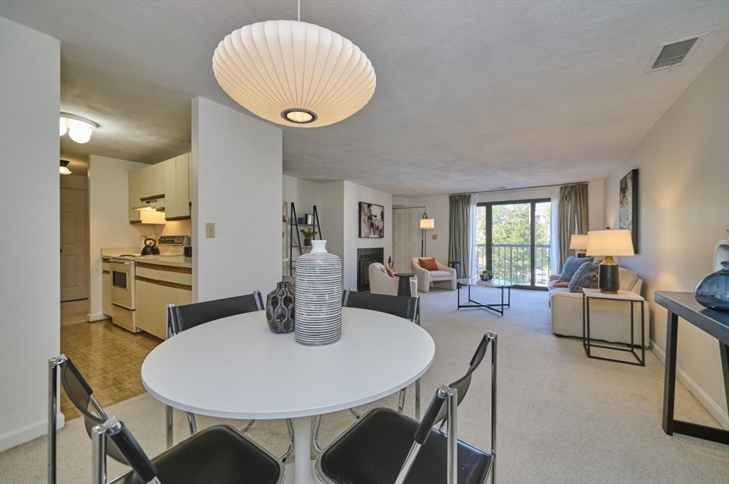 1600 Massachusetts Ave # 404