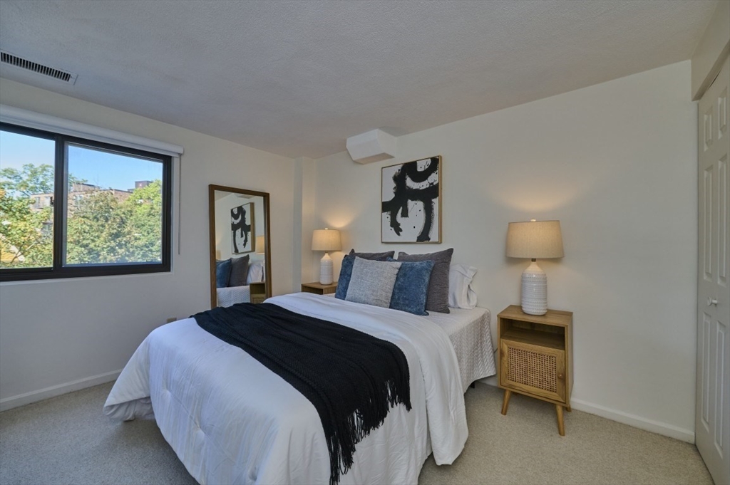 1600 Massachusetts Ave # 404