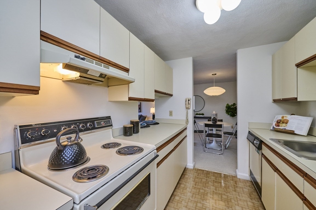 1600 Massachusetts Ave # 404