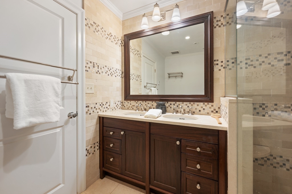 375 Marlborough Street # 1, Boston Unit: 1