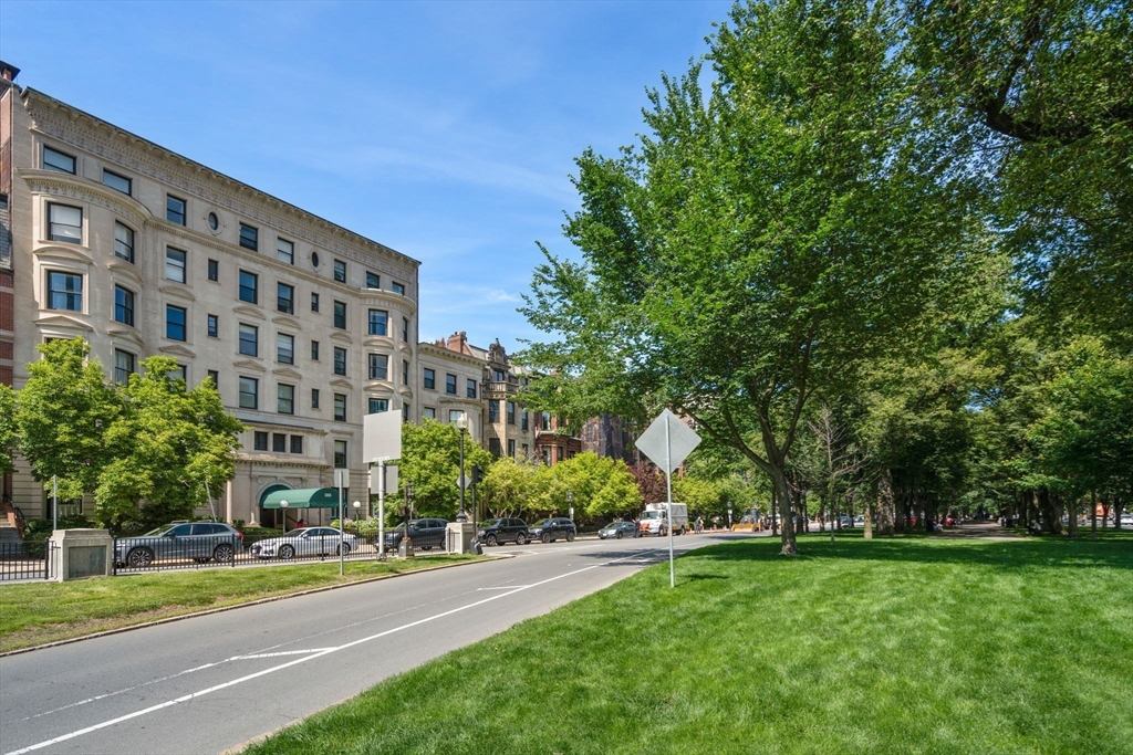 333 Commonwealth Avenue # 3