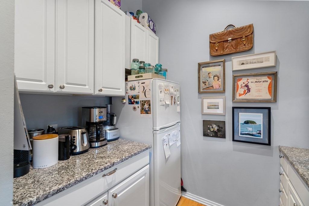 406 Columbus Ave # 2