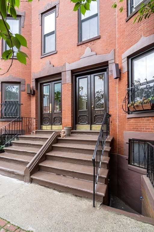 406 Columbus Ave # 2