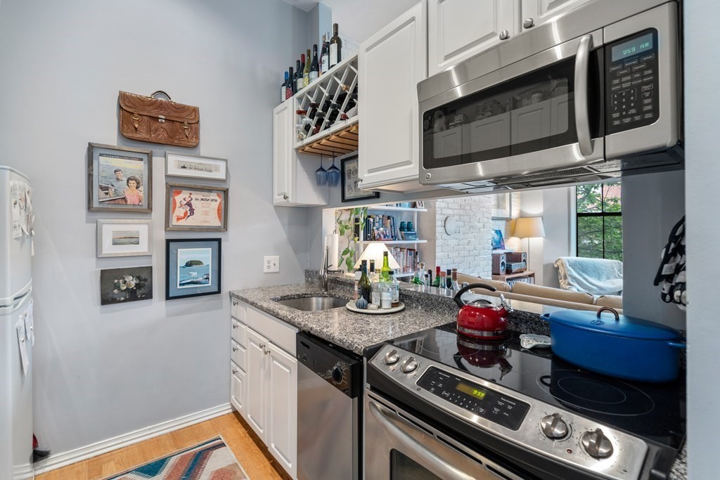 406 Columbus Ave # 2