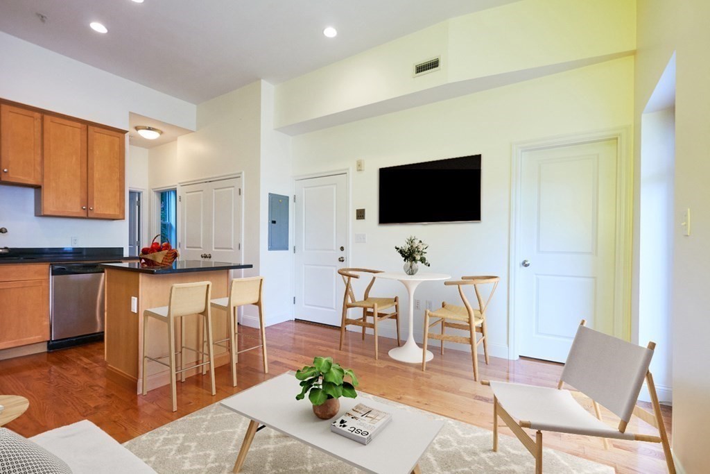 58 E Springfield Street # 3