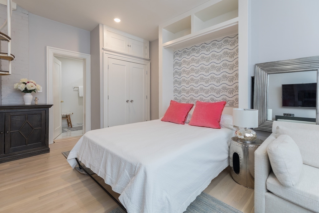 226 Commonwealth Ave. # 1