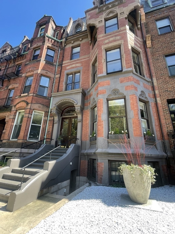 226 Commonwealth Ave. # 1