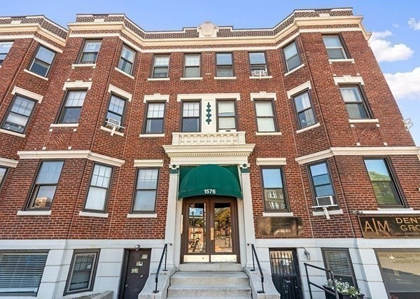 1576 Commonwealth Ave # 3