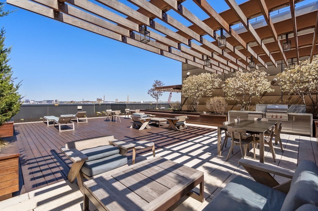 100 Lovejoy Wharf # 5H