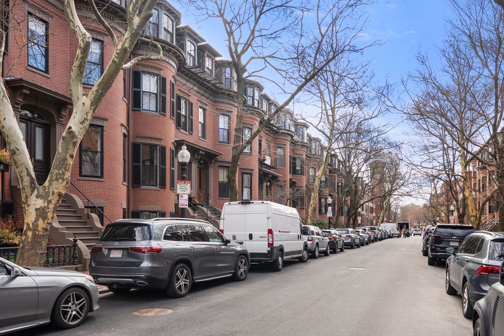 177 W Brookline St # 3