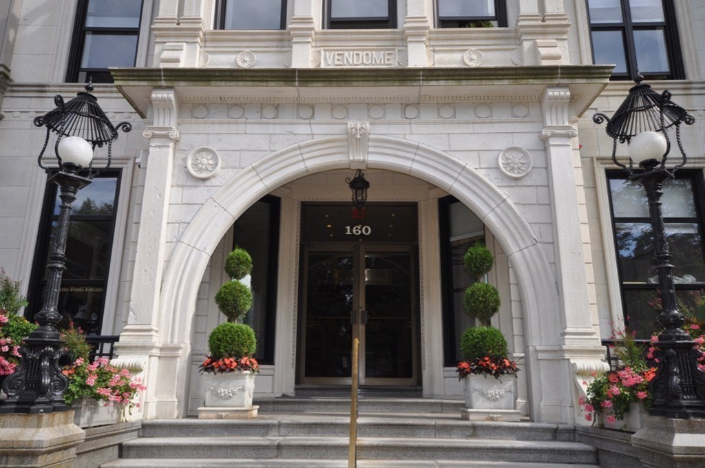 160 Commonwealth Ave # 513