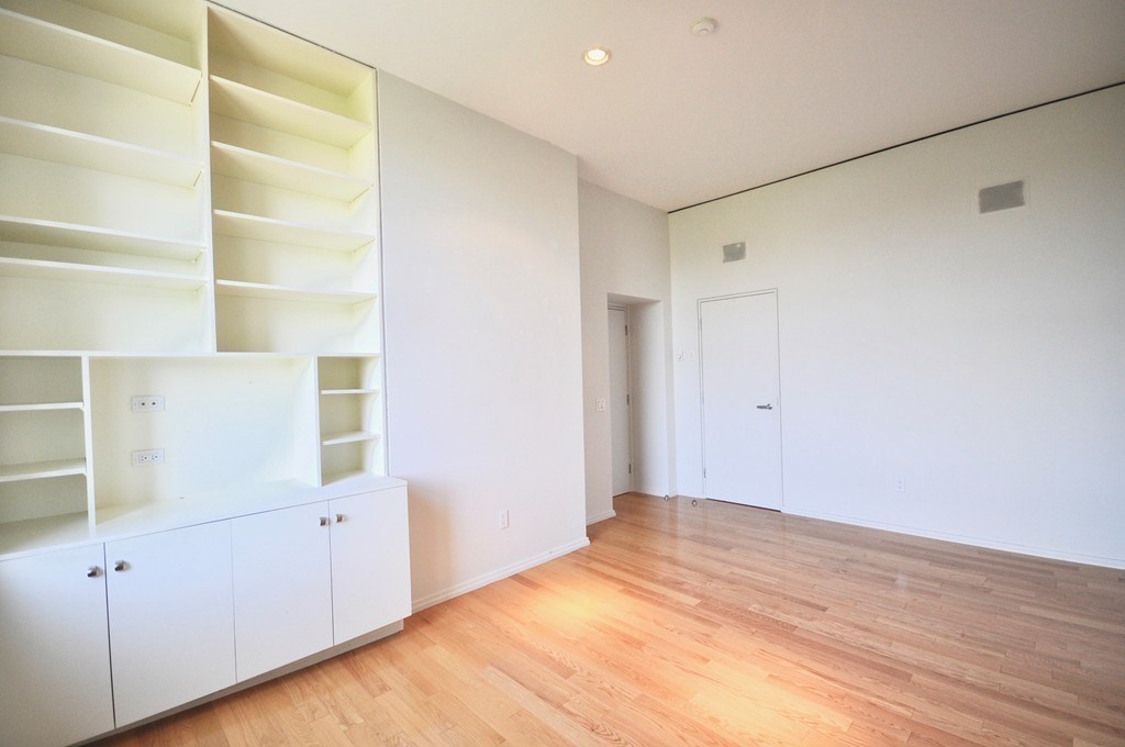 160 Commonwealth Ave # 513