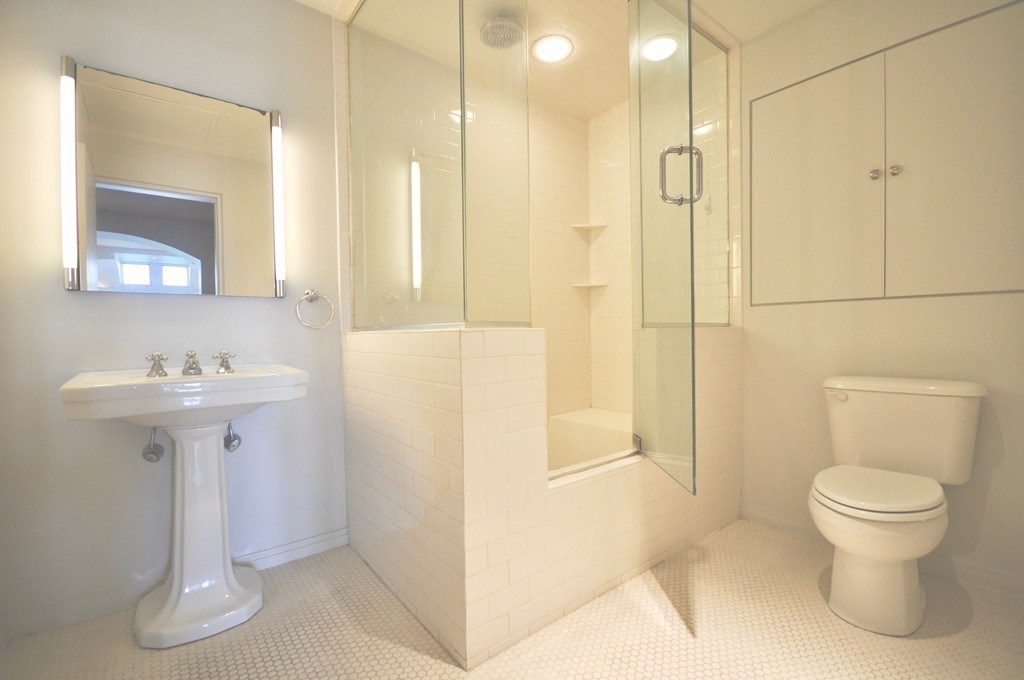 160 Commonwealth Ave # 513