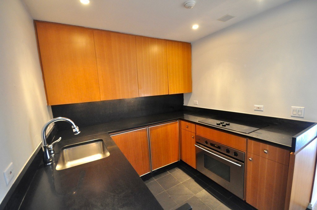 160 Commonwealth Ave # 513
