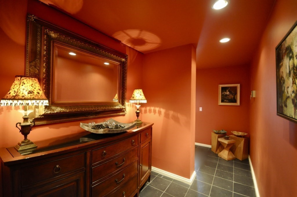 160 Commonwealth Ave # 513