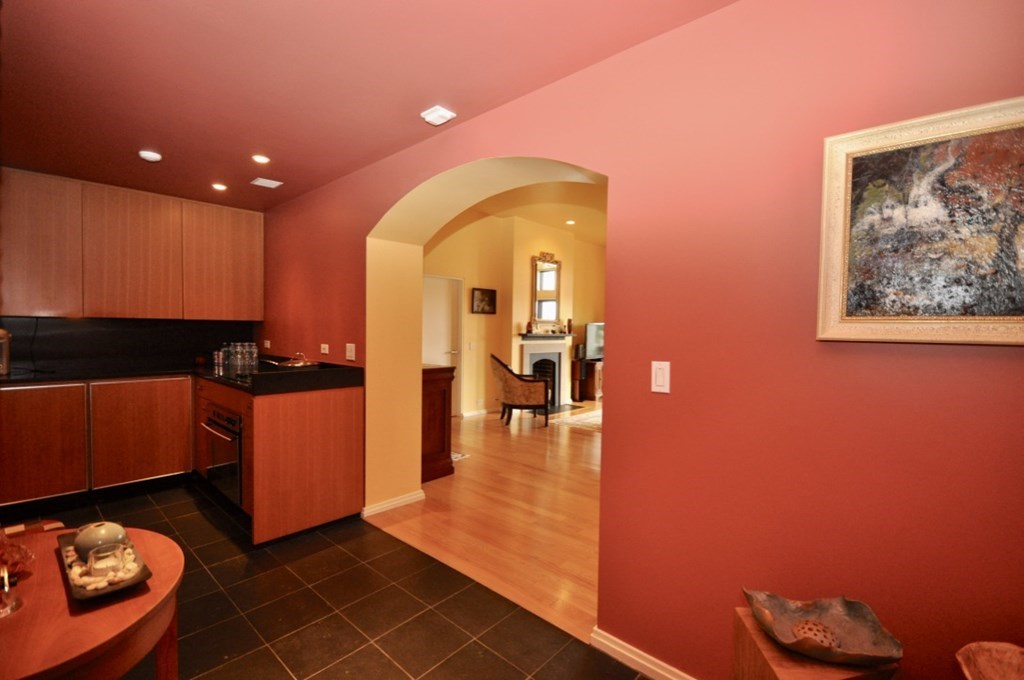 160 Commonwealth Ave # 513