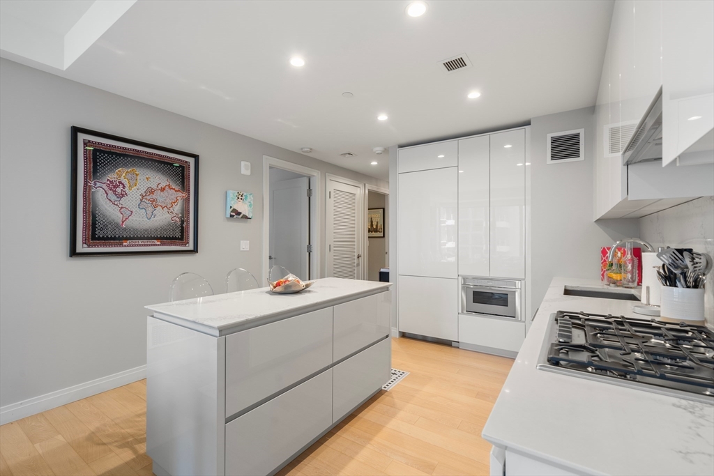 133 Seaport Boulevard # 716