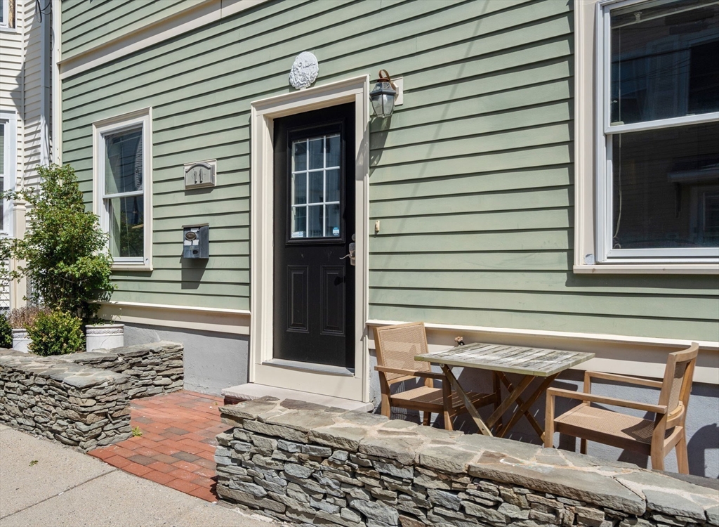 11 Vandine St # 1