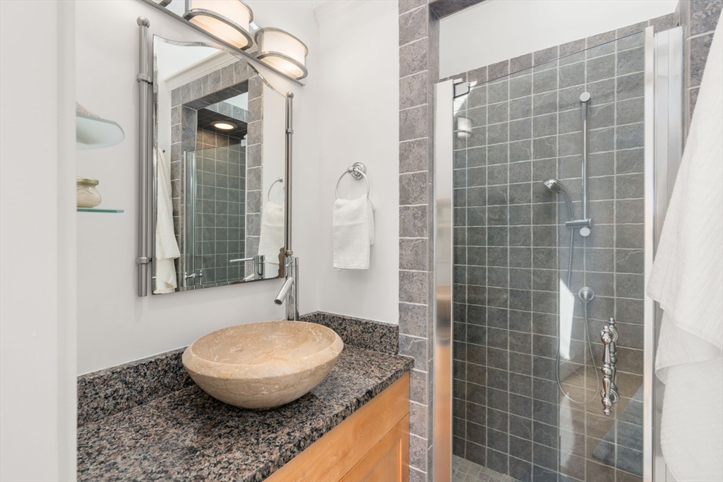 11 Vandine St # 1