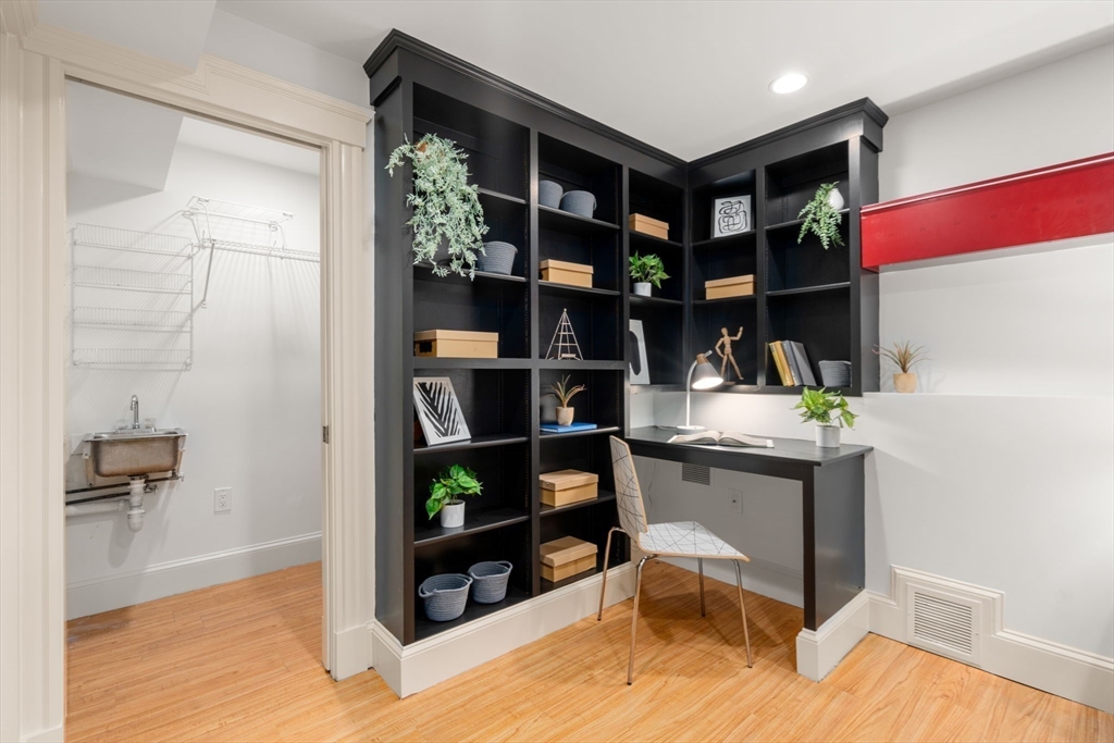 11 Vandine St # 1