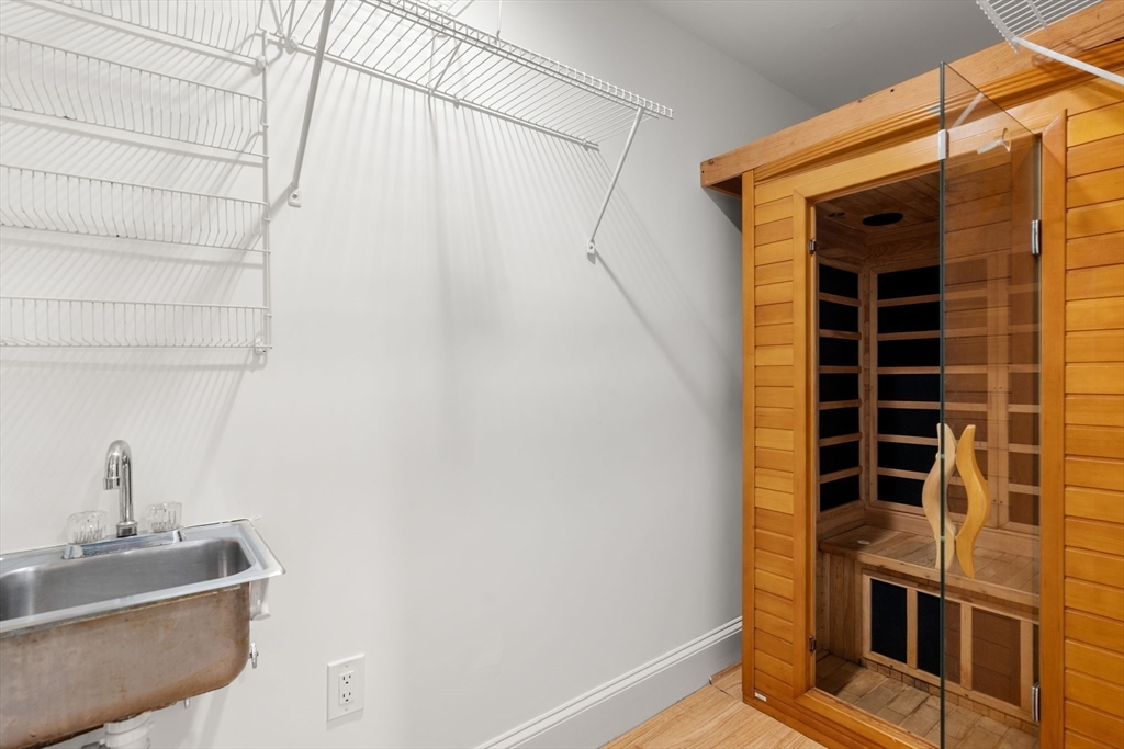 11 Vandine St # 1