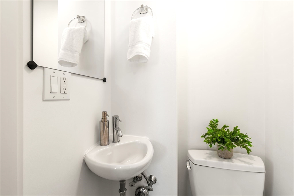 11 Vandine St # 1