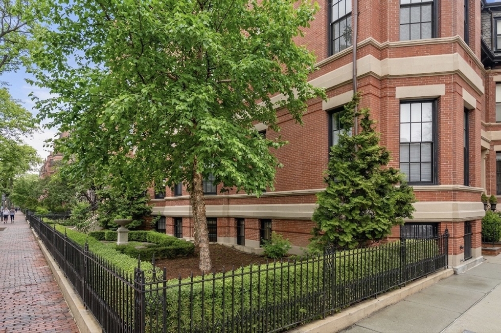 11 Exeter Street # 2