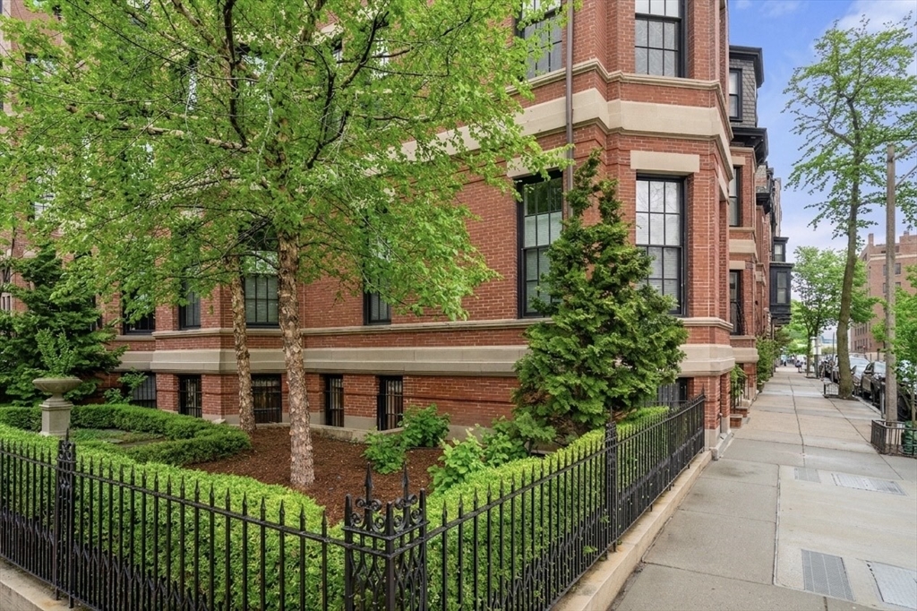11 Exeter Street # 2