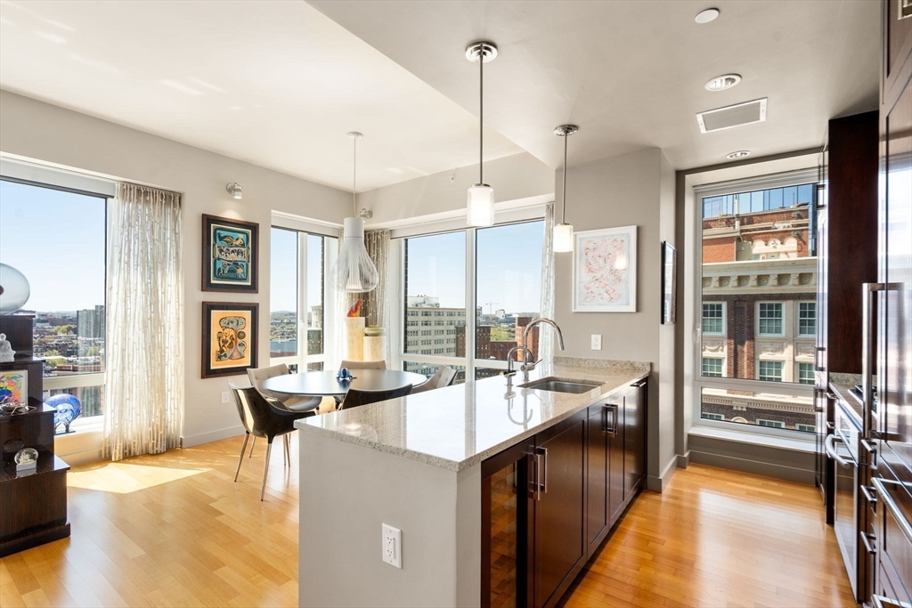 400 Stuart Street # 16E