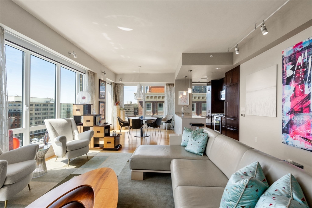400 Stuart Street # 16E