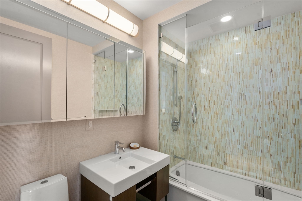 400 Stuart Street # 16E