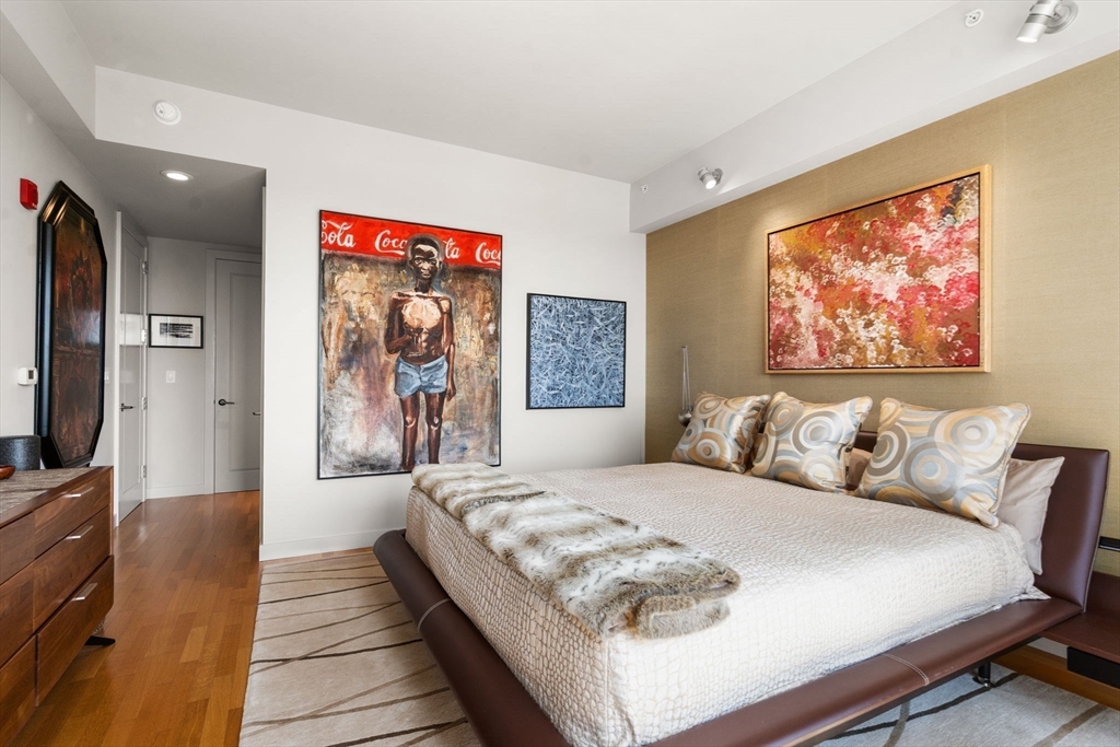 400 Stuart Street # 16E