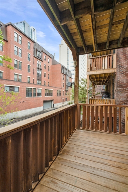 9 Albemarle Street # 3