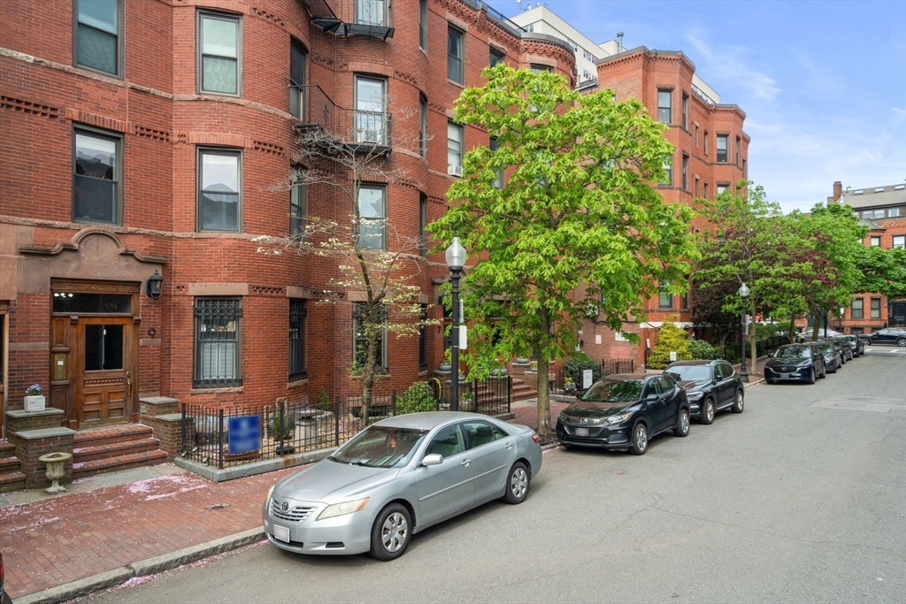 9 Albemarle Street # 3
