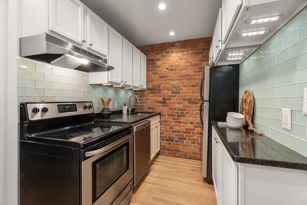 9 Albemarle Street # 3
