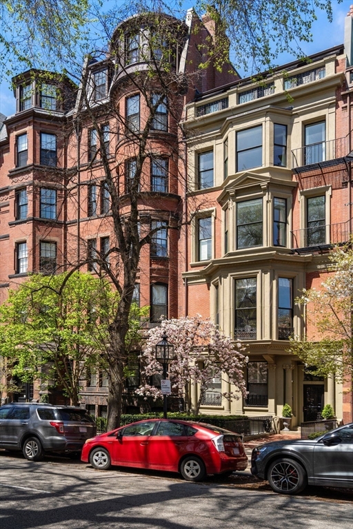 183 Commonwealth Avenue Unit: 3A/3B
