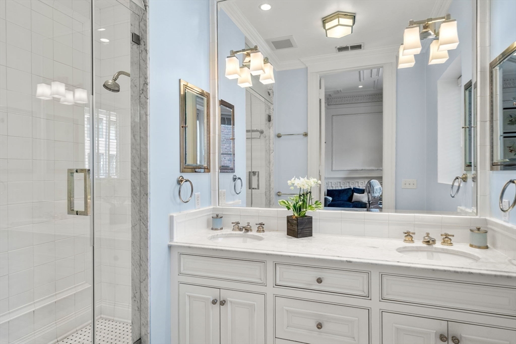 183 Commonwealth Avenue Unit: 3A/3B