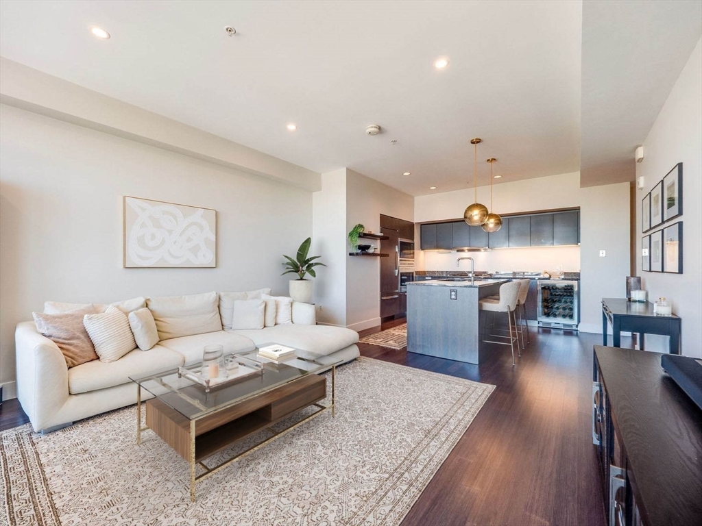110 Stuart Street # 27C