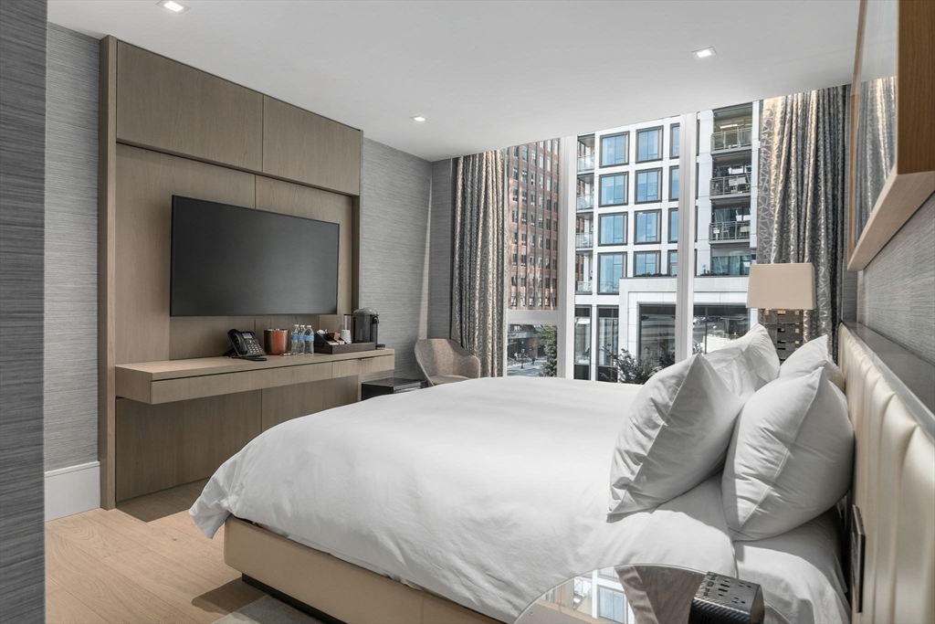 150 Seaport Blvd # 17A