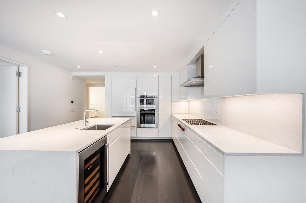 150 Seaport Blvd # 17A